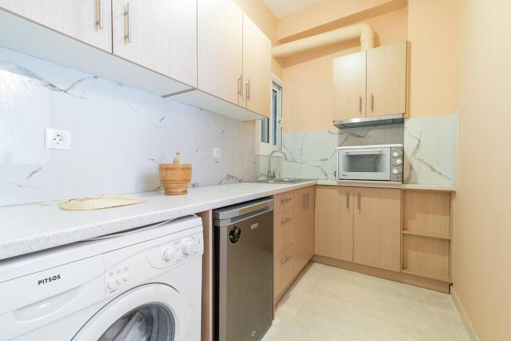 Modern African-Inspired Flat Lägenhet Aten Exteriör bild
