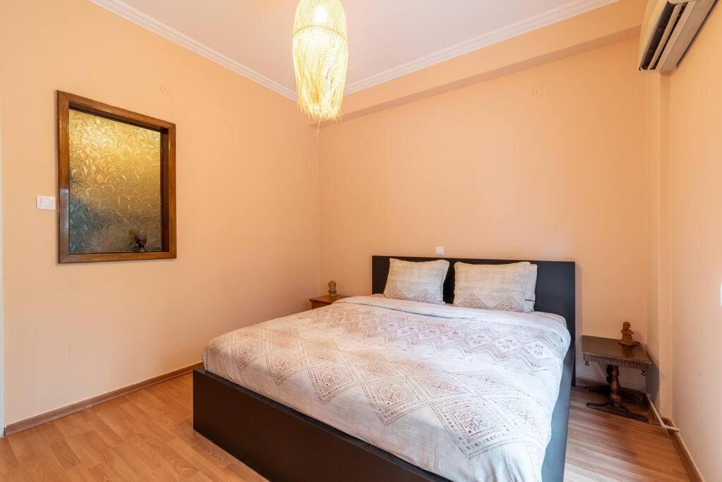 Modern African-Inspired Flat Lägenhet Aten Exteriör bild